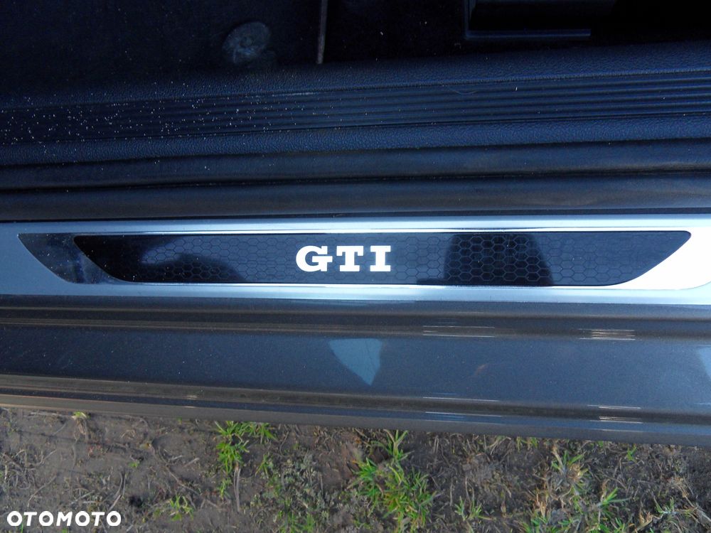Volkswagen Polo 2.0 TSI OPF DSG GTI - 17