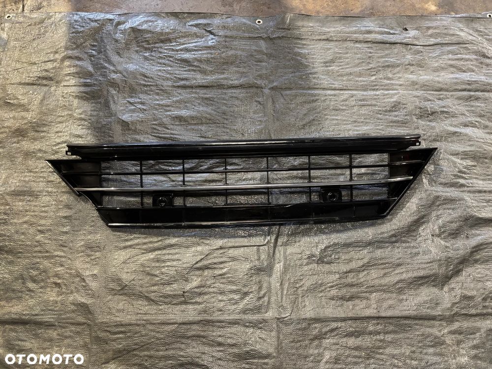 VW Tiguan II 5NA kratka zderzaka środkowa 5NA853677 - 1