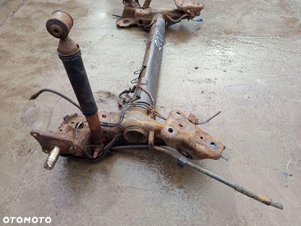 BELKA ZAWIESZENIE OŚ TYŁ TYLNE PEUGEOT 208 I - 4