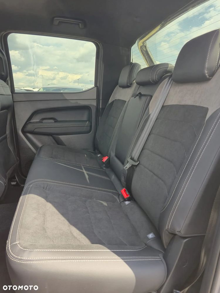 Volkswagen Amarok - 37