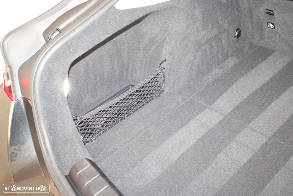 BMW i4 eDrive40 - 44