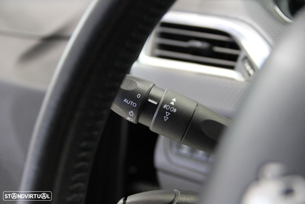 Peugeot 208 1.6 BlueHDi Style - 12