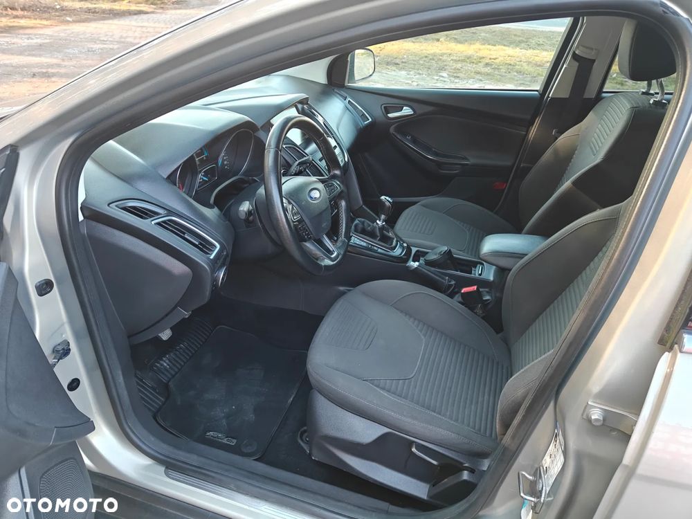Ford Focus 1.0 EcoBoost Titanium - 9