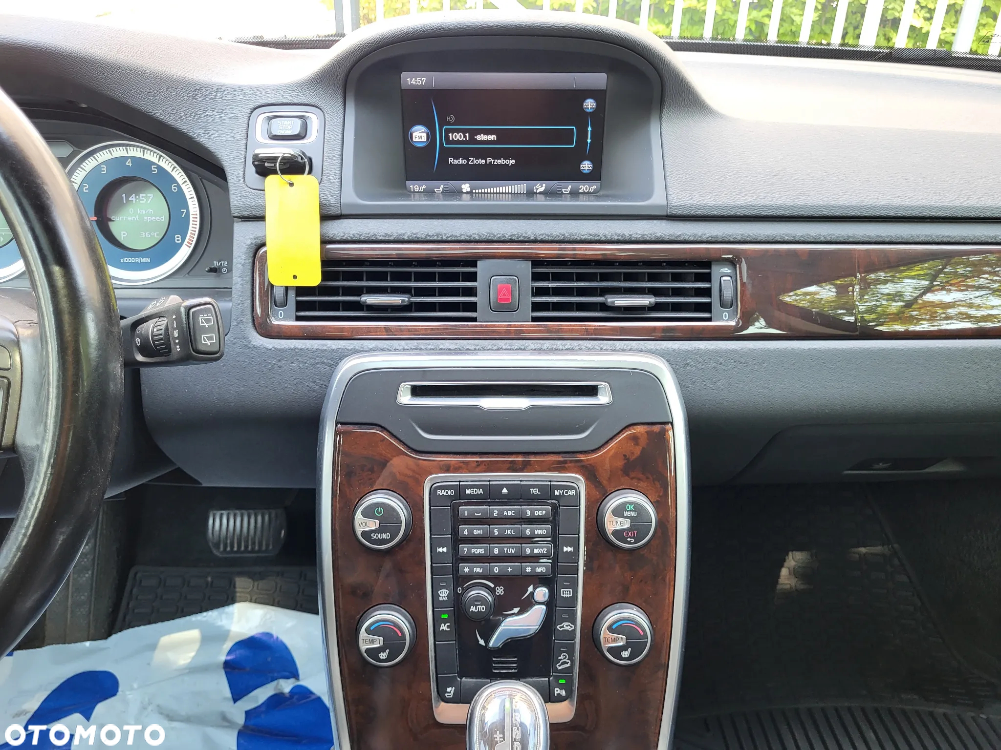 Volvo XC 70 T6 AWD Momentum - 11
