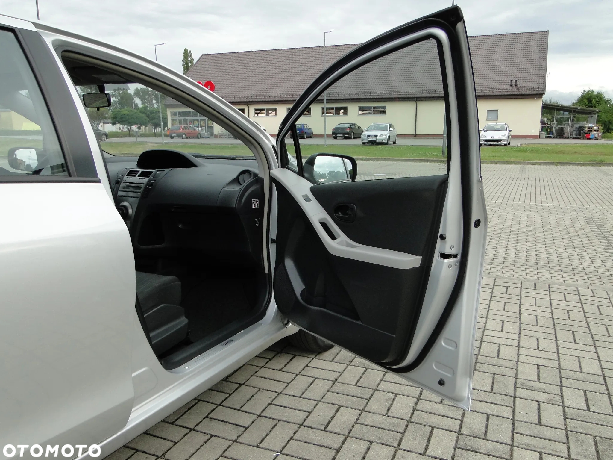 Toyota Yaris - 18