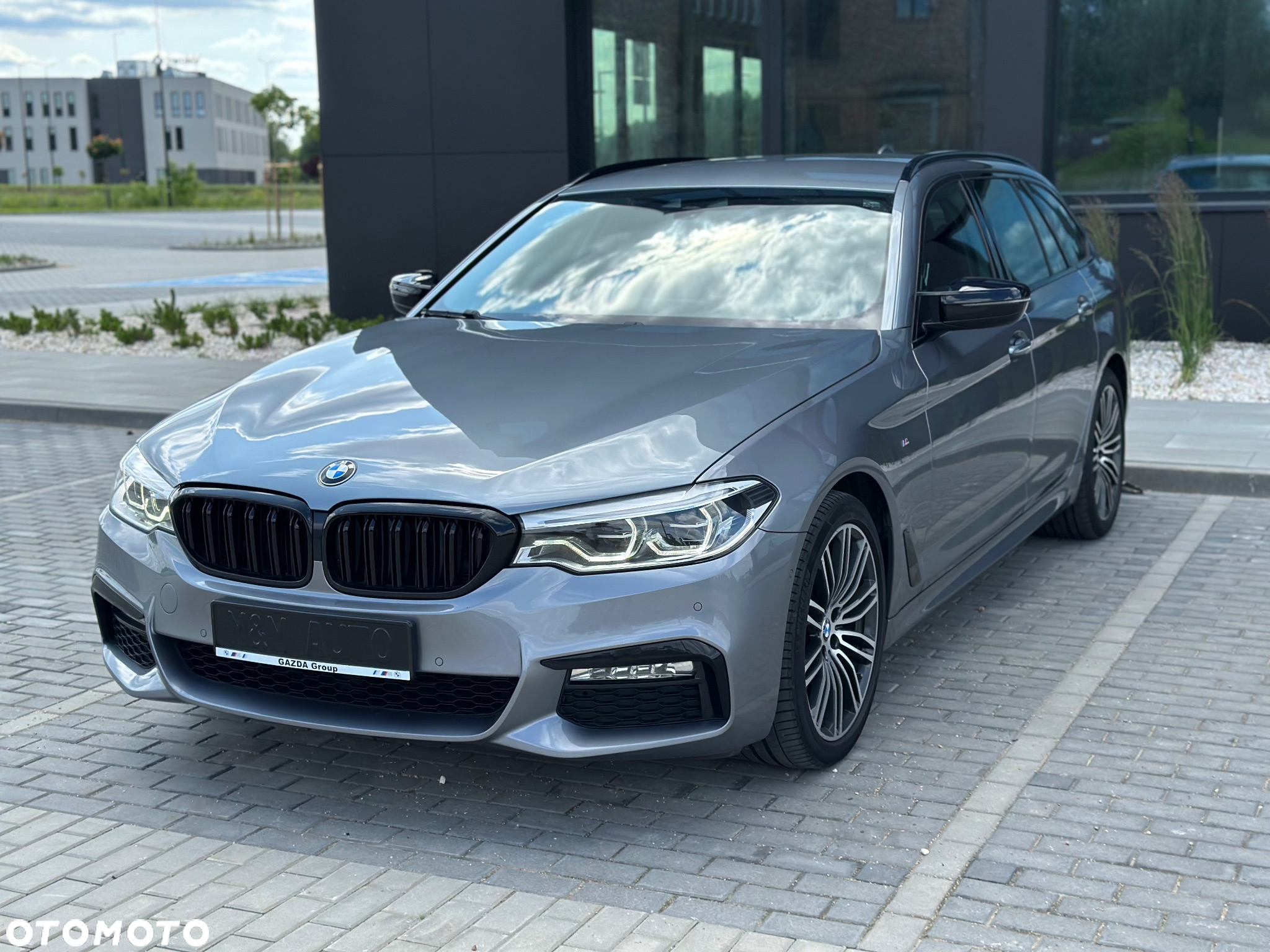 BMW Seria 5 520d Touring M Sport Edition - 4