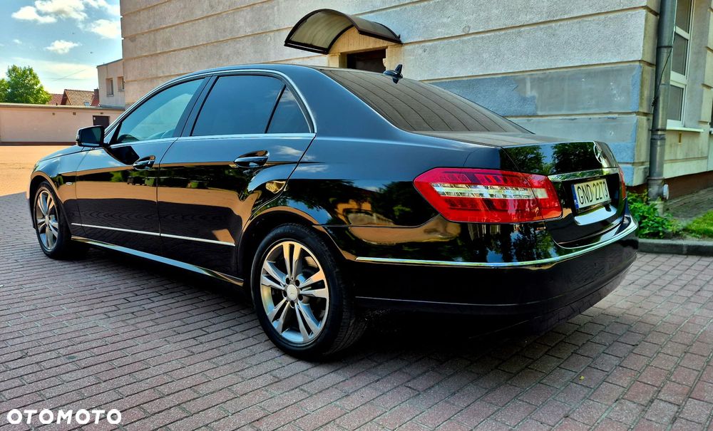 Mercedes-Benz E-Class 2011 photo 3
