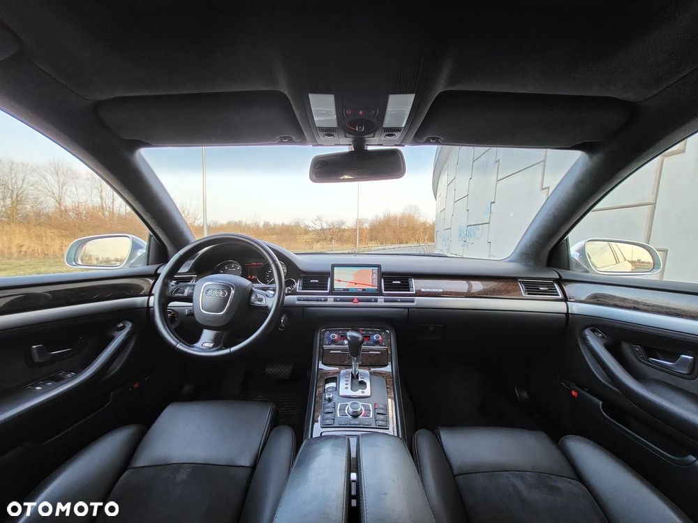 Audi S8 - 16