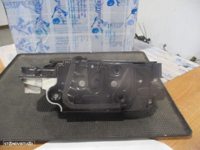 Fecho 5K1837015D VW POLO 6R FASE 1 2014 1.6TDI 90CV 5P VERMELHO FESQ 7 PINOS VW POLO 5 6R FASE 1 2012 1.6TDI 90CV 5P CINZA ESCURO FESQ VW POLO 2012 1.2TDI 75CV 5P CINZA FESQ 7 PINOS - 3