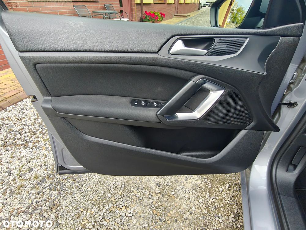 Peugeot 308 1.5 BlueHDi Allure S&S - 10
