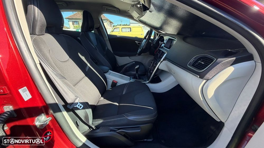 Volvo V40 1.6 D2 Eco Momentum - 17