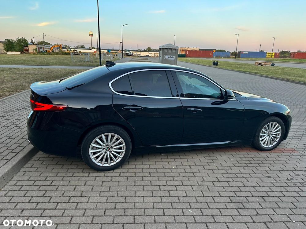 Alfa Romeo Giulia 2.0 Turbo 16V AT8-Q4 Sprint - 6