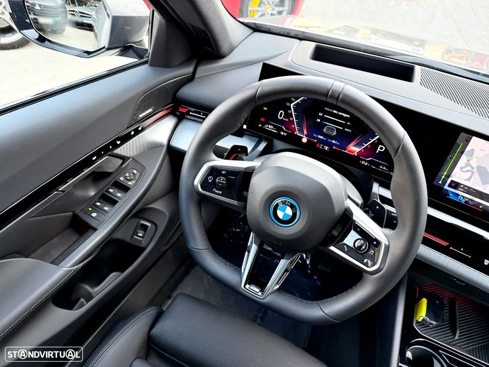 BMW 530 e Pack Desportivo M Pro - 16
