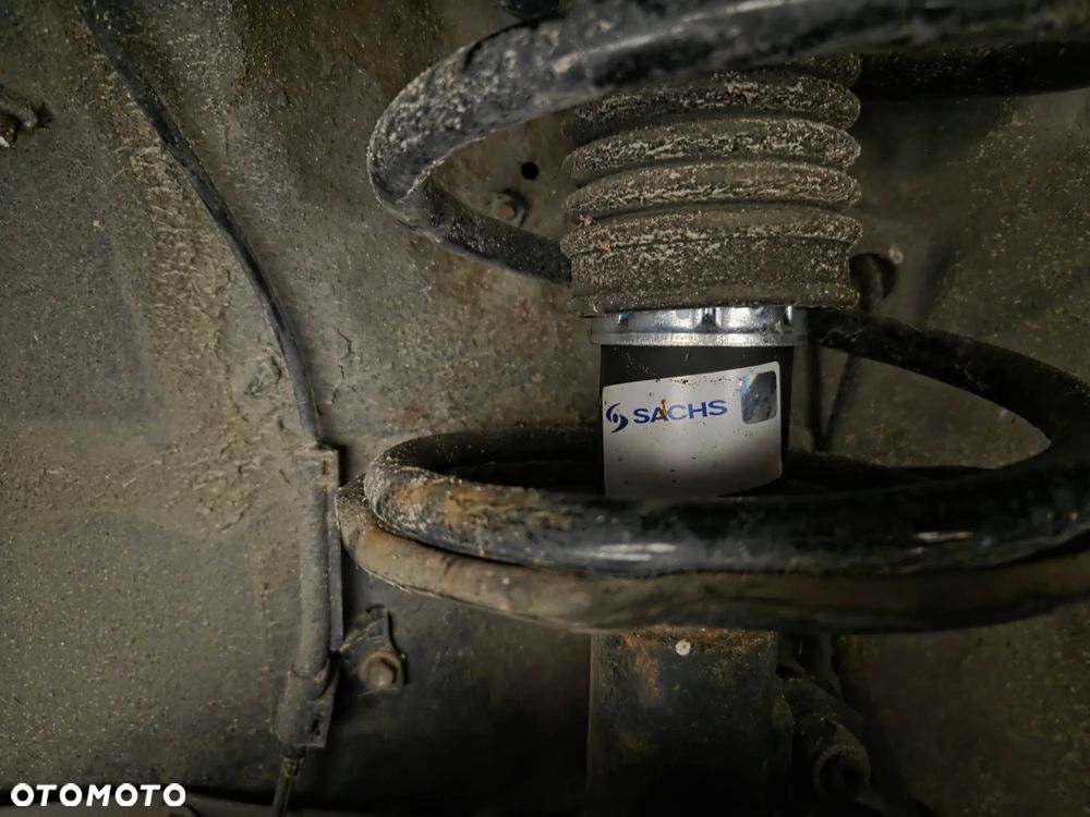 Toyota Avensis 2.2 D-4D Sol - 20