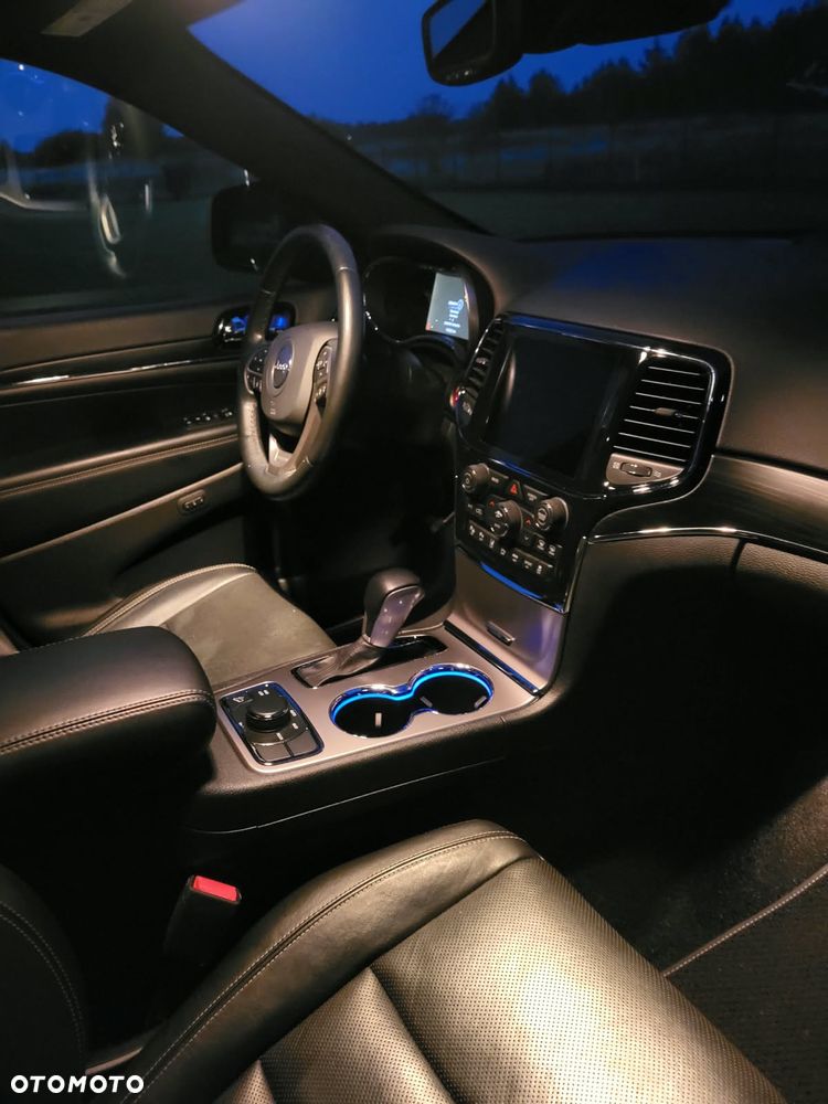 Jeep Grand Cherokee - 14
