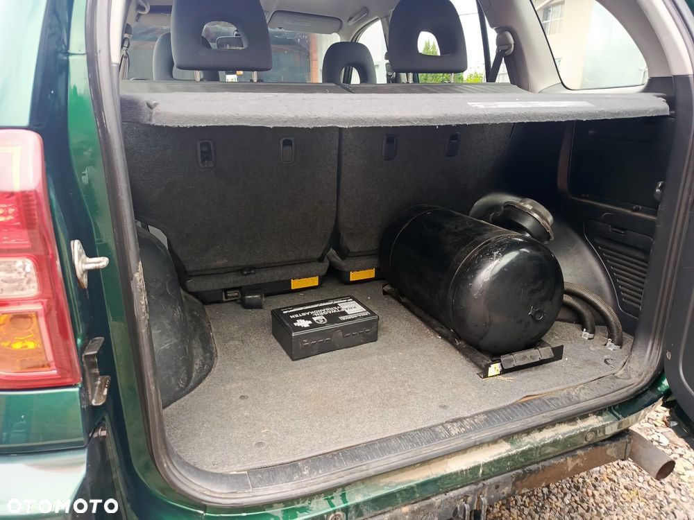 Toyota RAV4 2.0 VVT-i 4x4 - 4