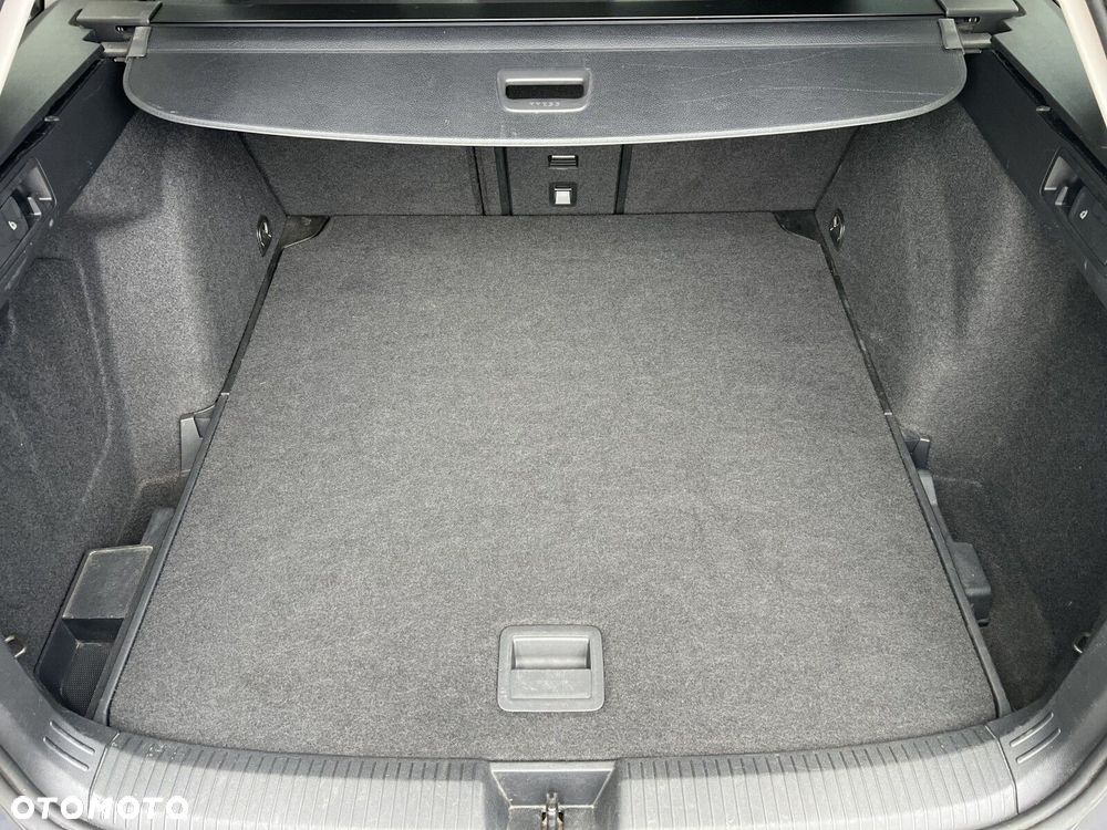 Volkswagen Golf Variant 1.5 eTSI EVO Life DSG - 26