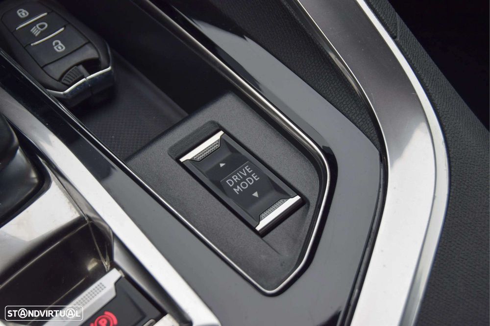 Peugeot 3008 1.6 Hybrid GT e-EAT8 - 25