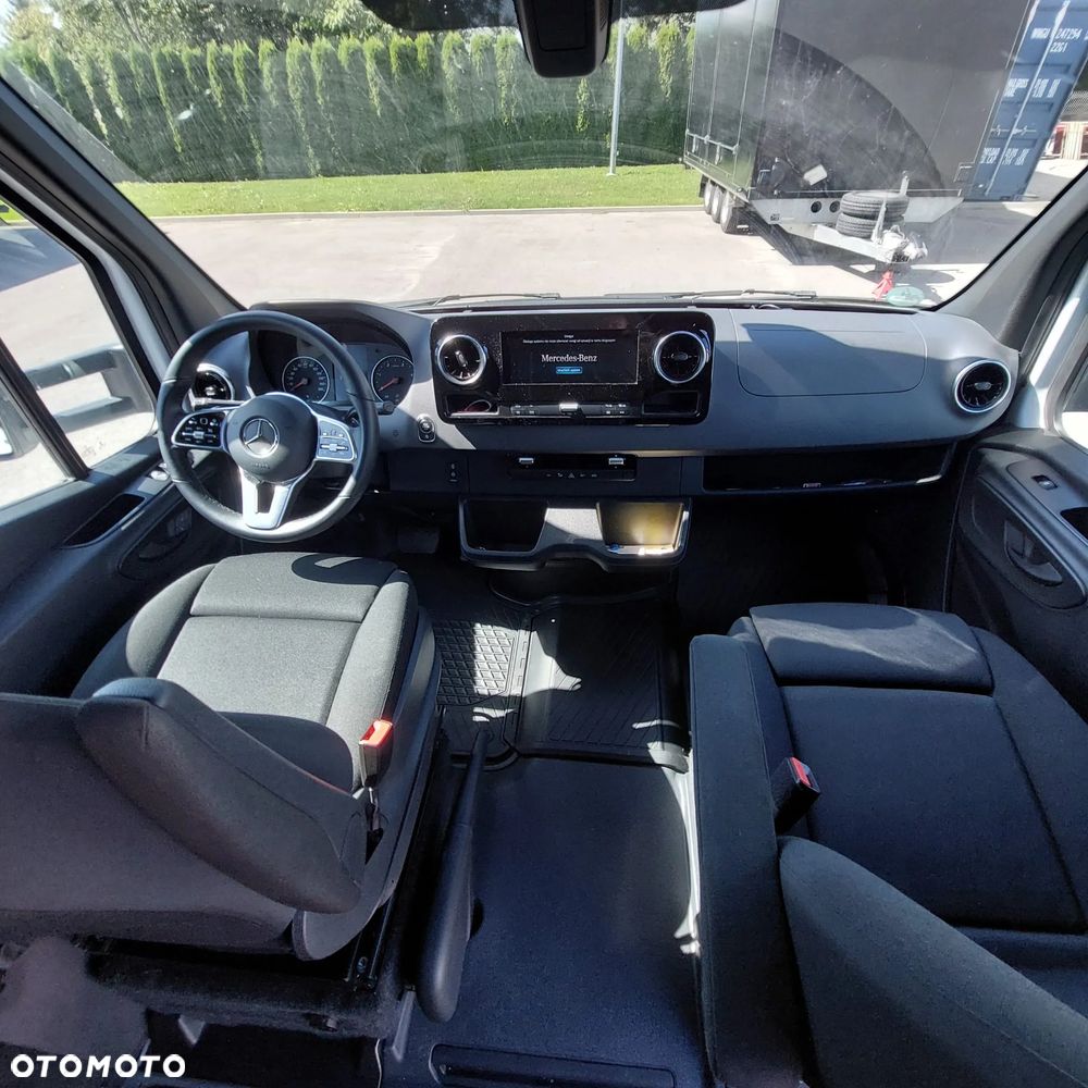 Mercedes-Benz Sprinter - 26