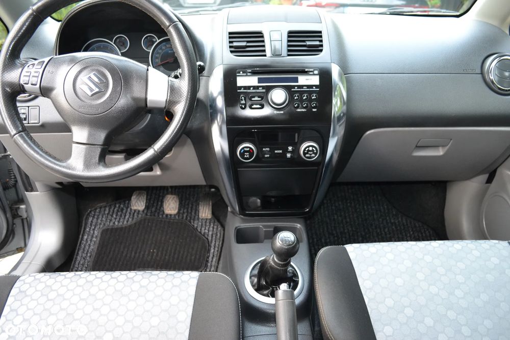 Suzuki SX4 1.6 Premium 4WD - 10