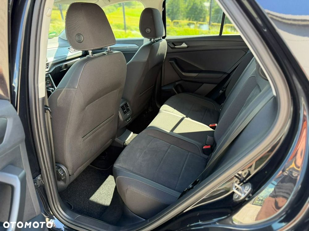 Volkswagen T-Roc - 16