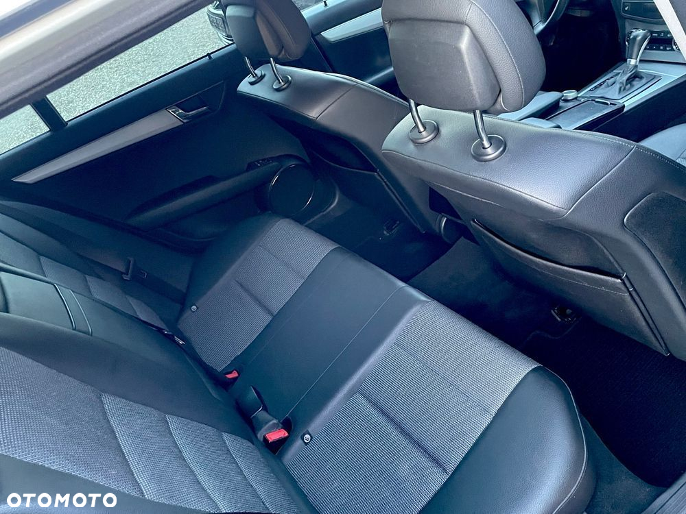 Mercedes-Benz Klasa C 180 T Kompressor Automatik BlueEFFICIENCY Avantgarde - 15