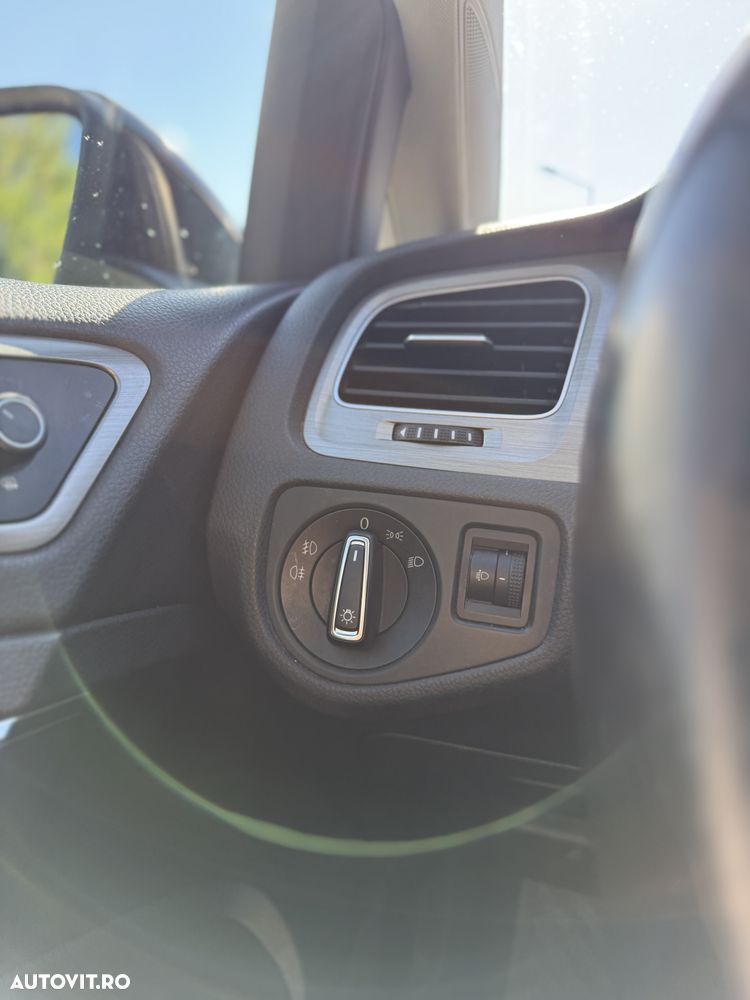 Volkswagen Golf - 15