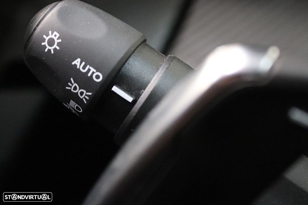 Peugeot 2008 1.2 PureTech Allure EAT8 - 16