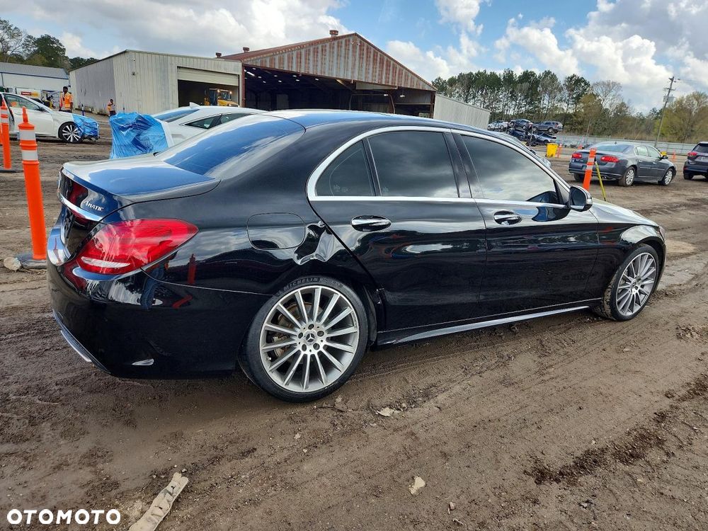 Mercedes-Benz Klasa C 300 7G-TRONIC Exclusive - 4