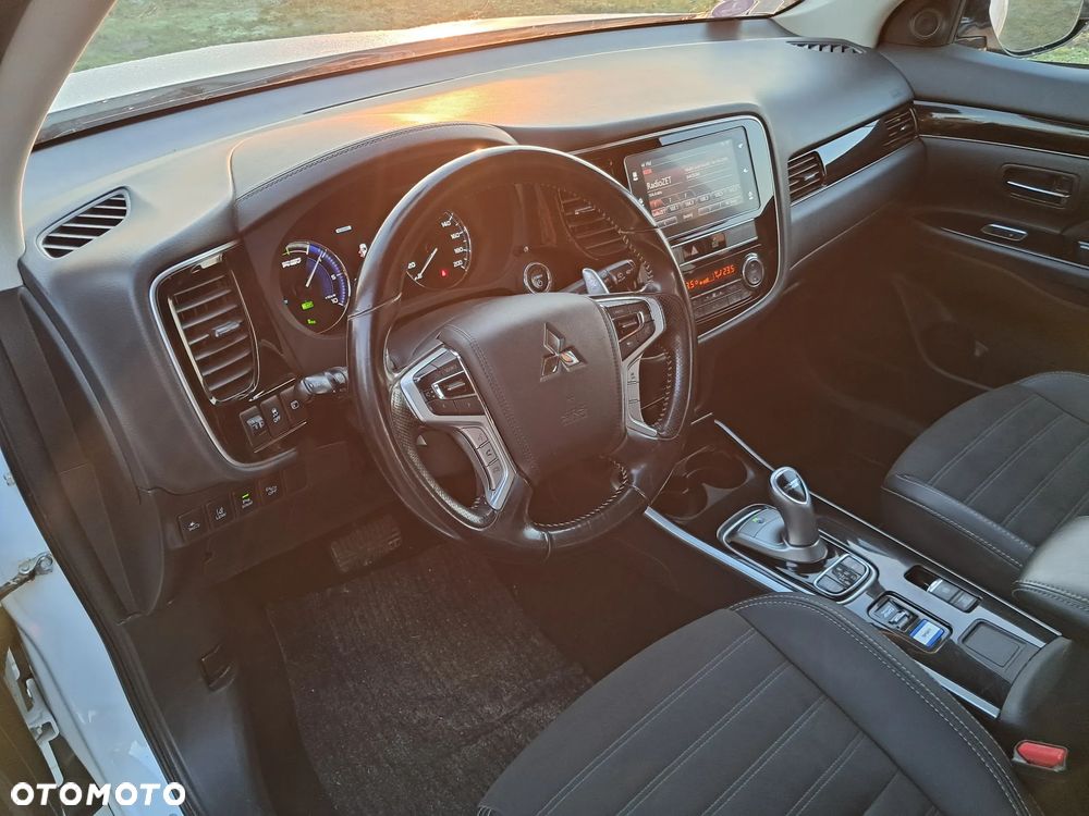 Mitsubishi Outlander 2.4 4WD Spirit - 12