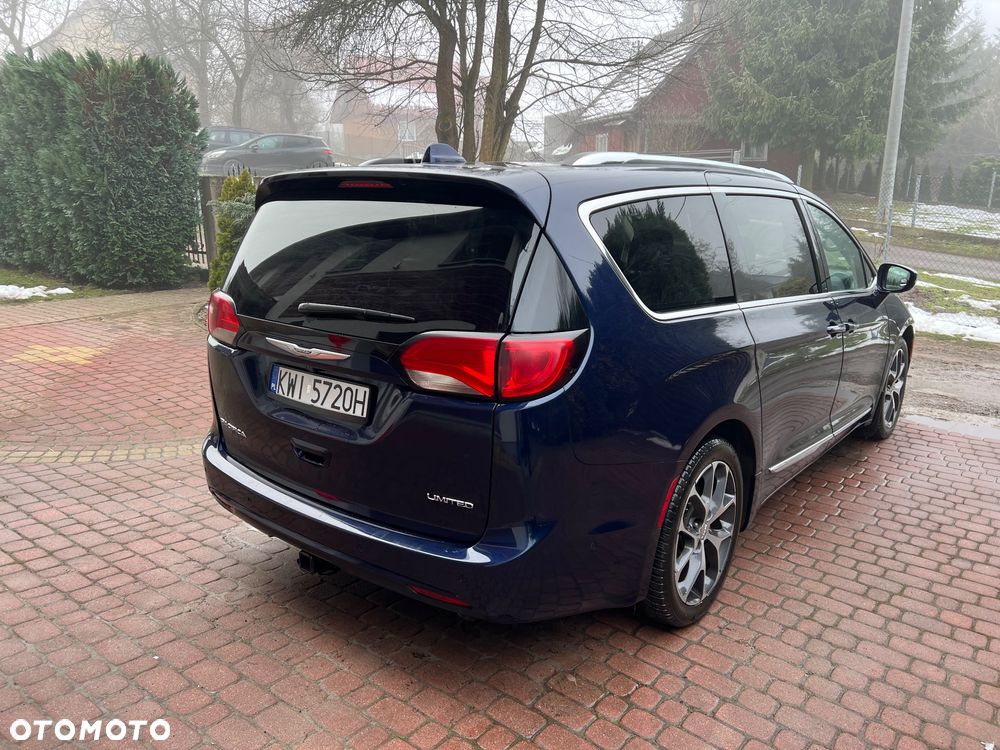 Chrysler Pacifica - 8