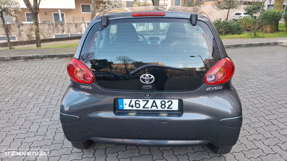 Toyota Aygo City - 5