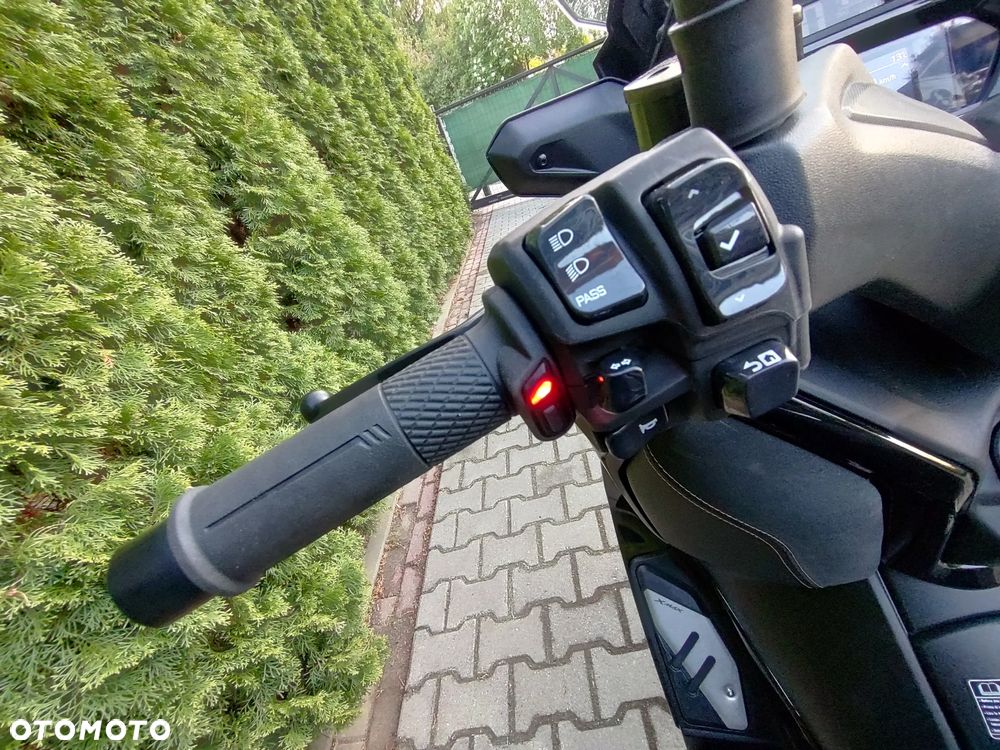 Yamaha X-max - 6