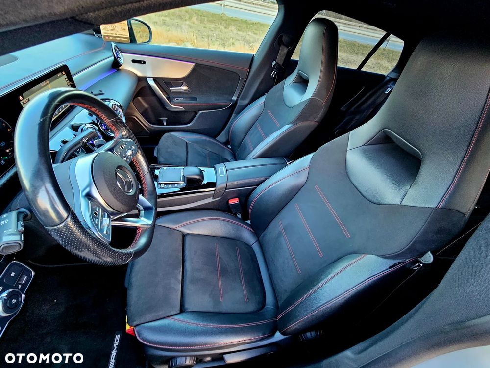 Mercedes-Benz CLA 250 e 8G-DCT AMG Line - 16