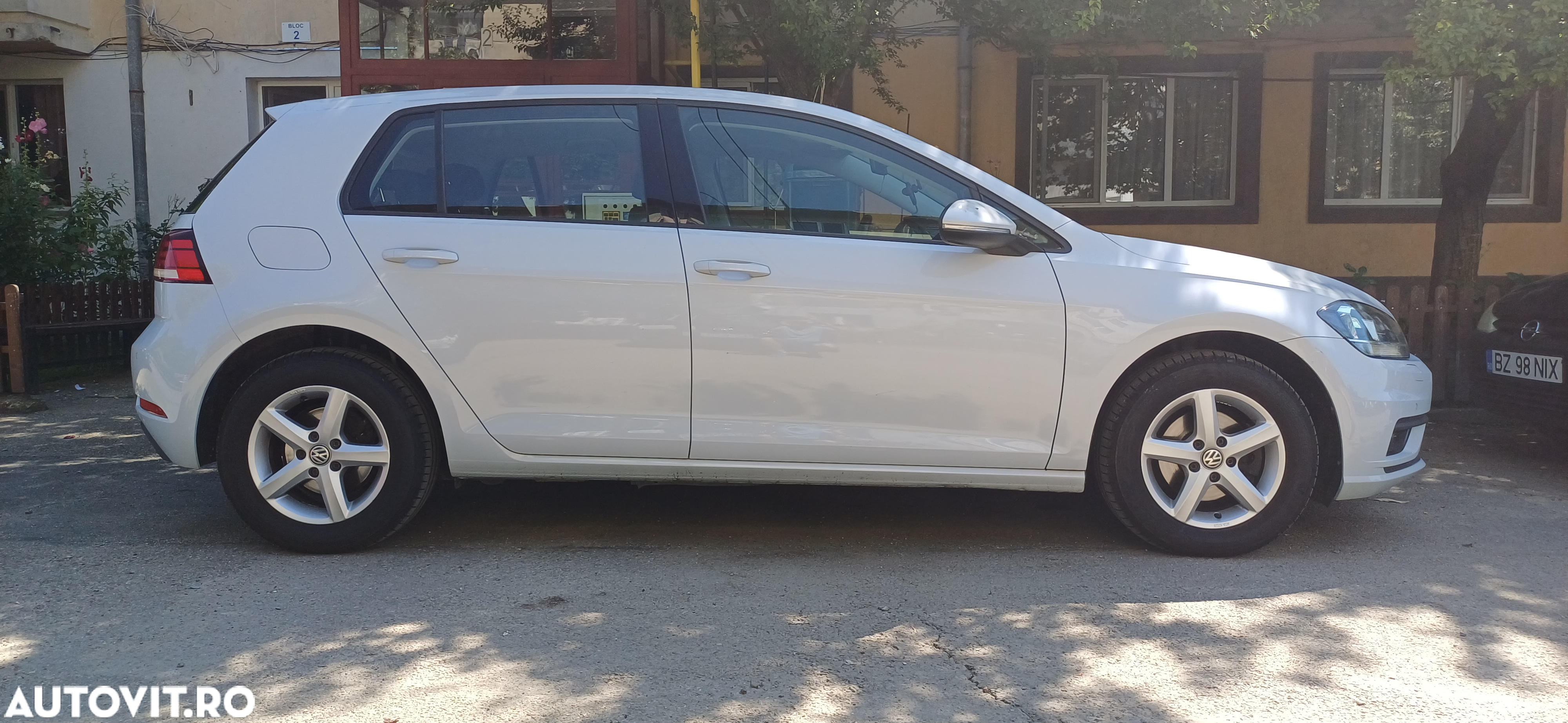 Volkswagen Golf 1.0 TSI Comfortline - 8