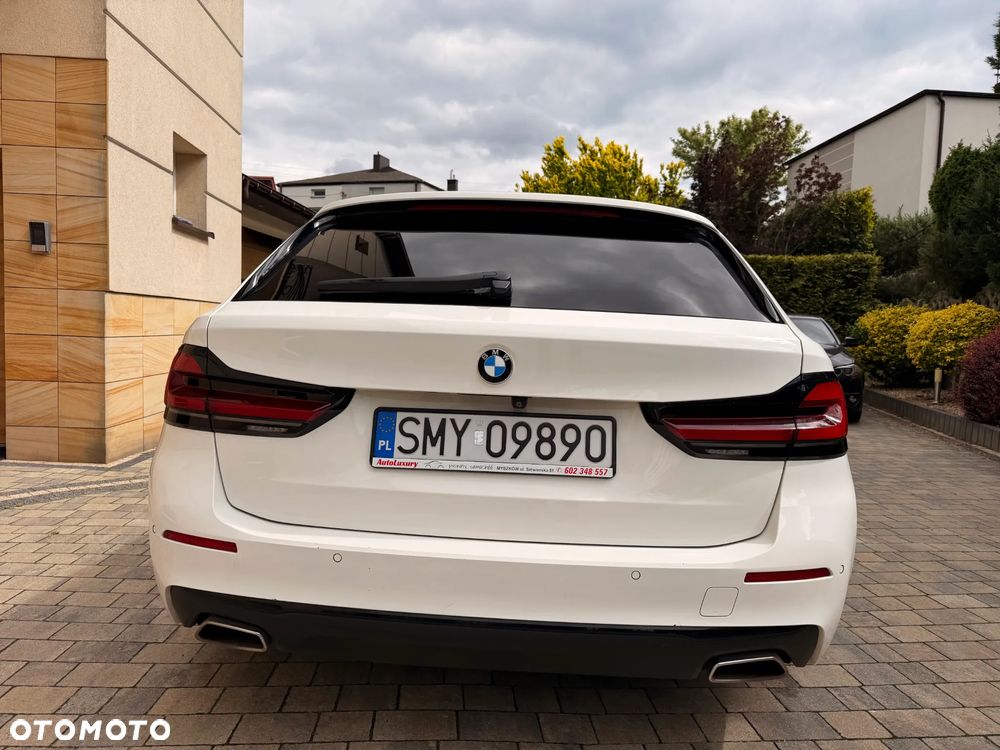BMW Seria 5 520d Sport Line - 10