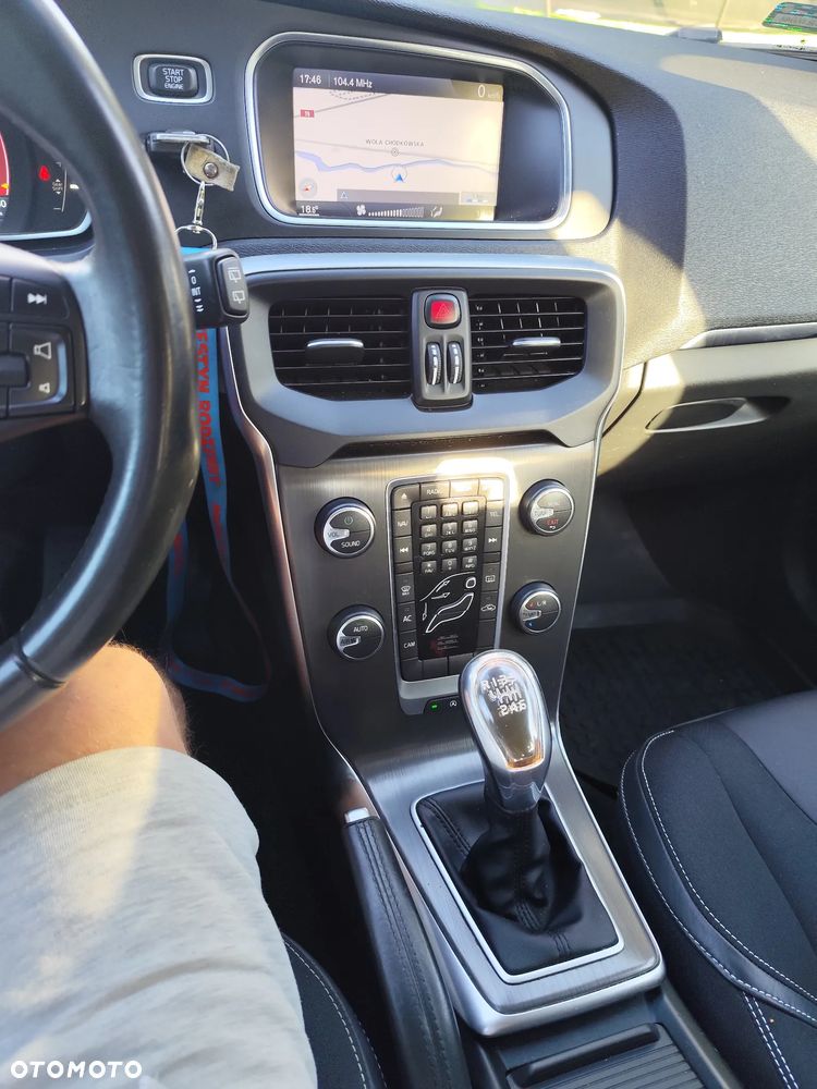Volvo V40 D2 Momentum - 7