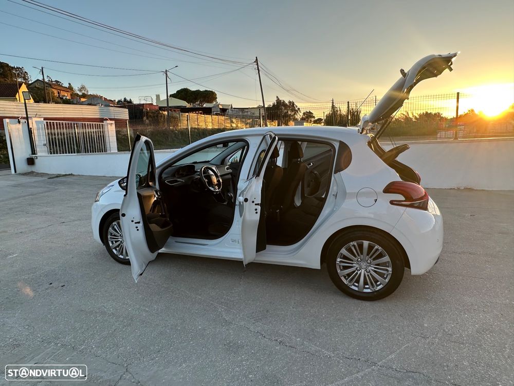 Peugeot 208 1.6 BlueHDi Style - 30