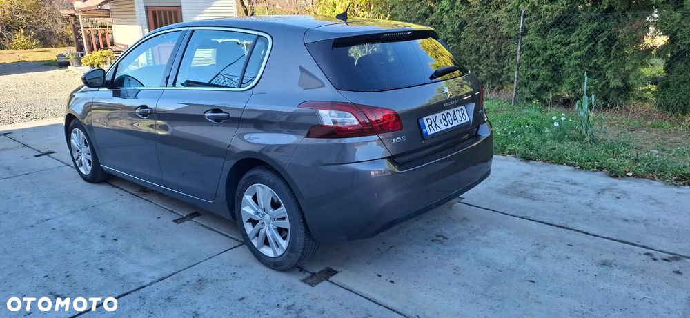 Peugeot 308 - 8