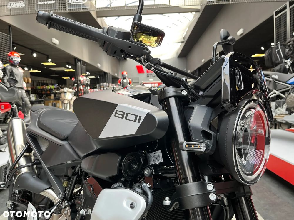 Husqvarna Svartpilen - 12