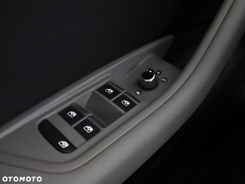 Audi A4 Avant 35 TDI Sport S tronic - 33