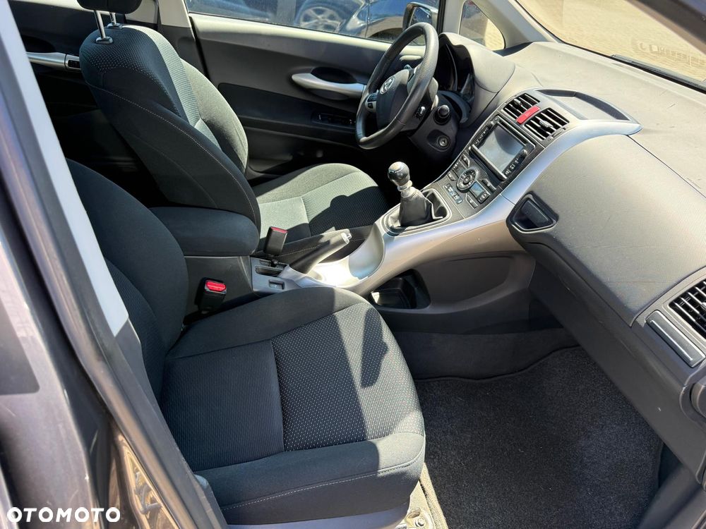 Toyota Auris 1.6 Executive - 5