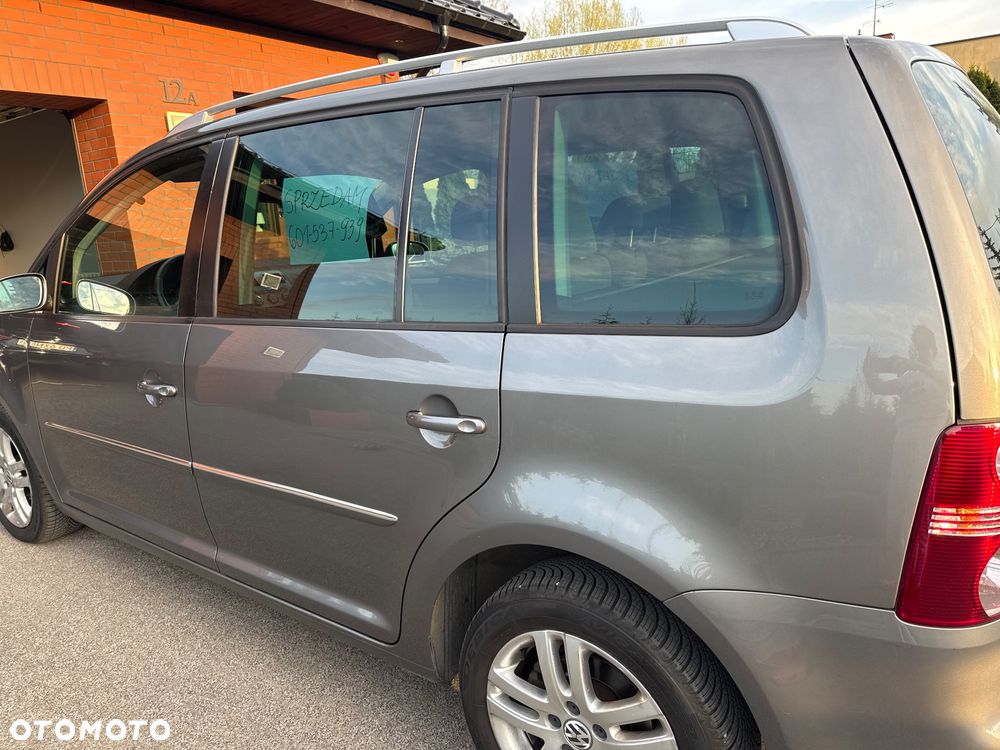 Volkswagen Touran 2.0 TDI Highline DSG - 6