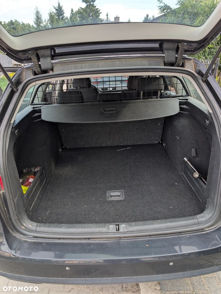 Volkswagen Passat 2.0 TDI Comfortline - 8