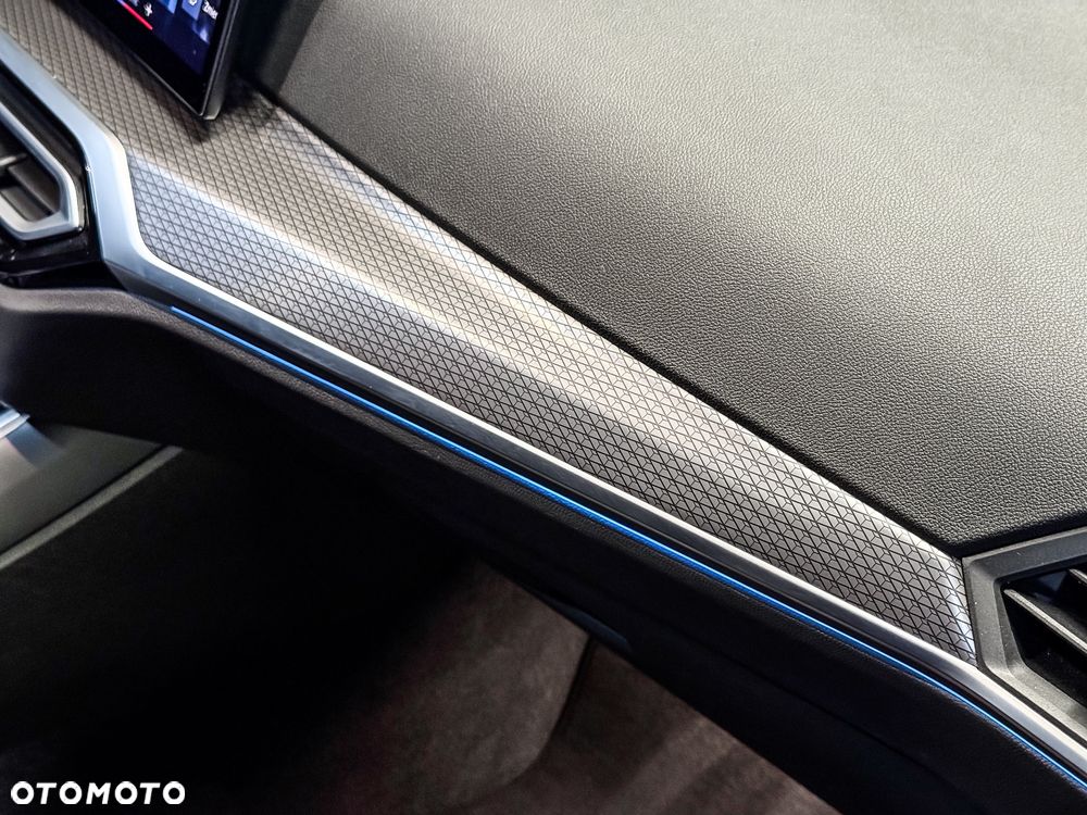 BMW Seria 3 318i M Sport Edition - 37