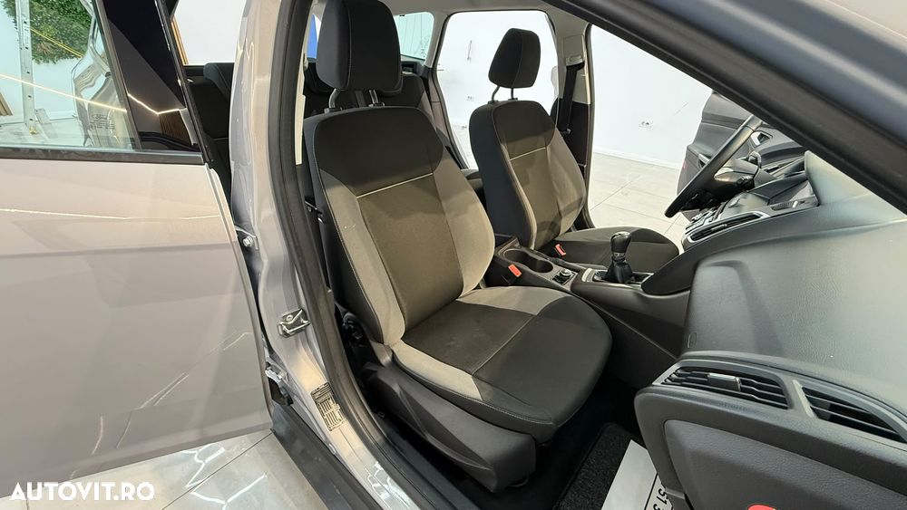 Ford Focus 1.6 TI-VCT Titanium - 16