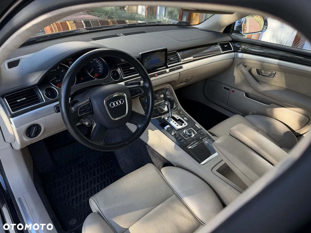 Audi S8 - 9