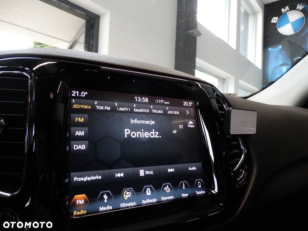 Jeep Compass - 24