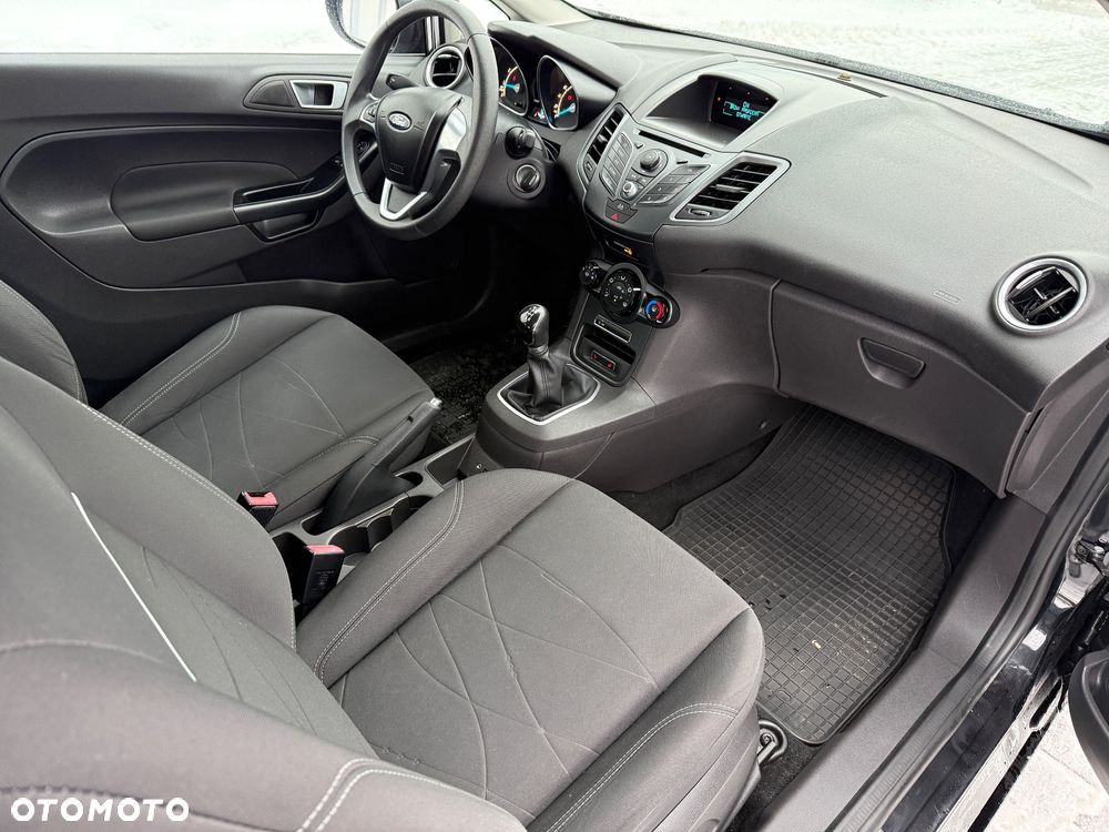 Ford Fiesta 1.0 Champions Edition - 11