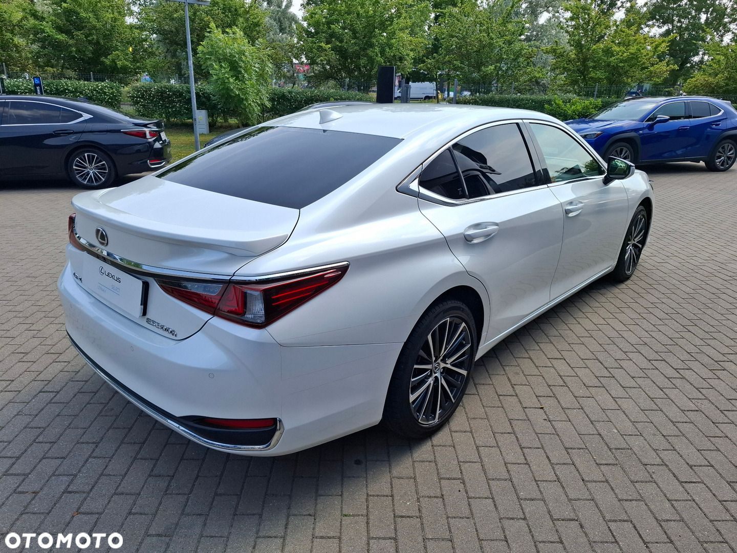 Lexus ES - 5